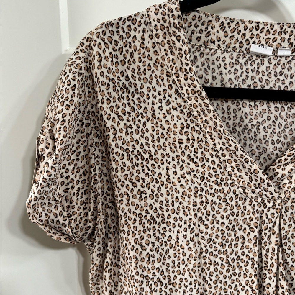 GAP Tan and Black Leopard Print Top